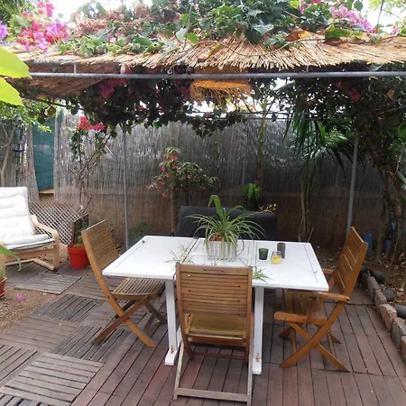 Oasis Garden Apartman *